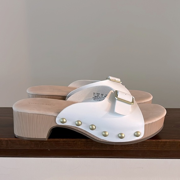 American Eagle Elegant White Mules with Gold Buckle. - Picture 2 of 13